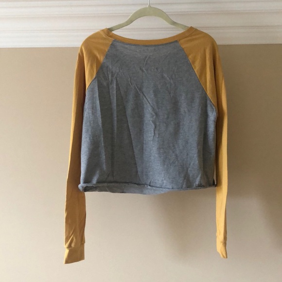 Friends Cropped Tee - Picture 2 of 2